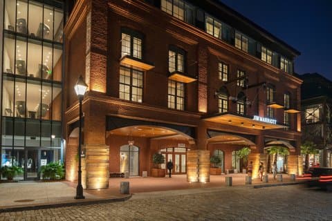 JW Marriott — Plant Riverside District